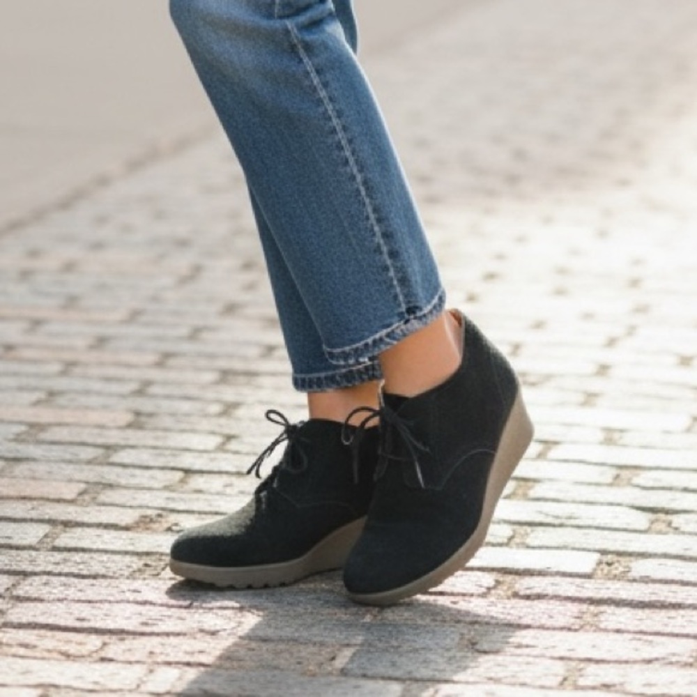 Black Suede Lands End Women's Chalet Ankle Boots